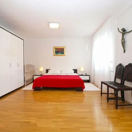 House Vinkuran 1823 Casa vacanze Pola