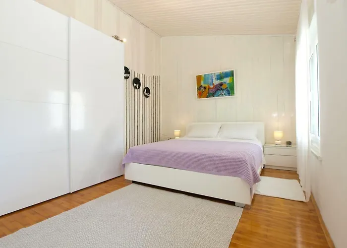 House Vinkuran 1823 Pula