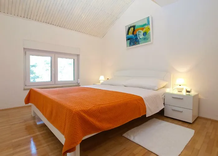 Holiday home House Vinkuran 1823