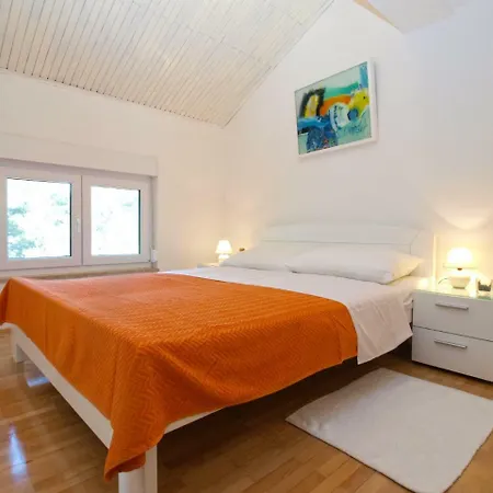 Ferienhaus House Vinkuran 1823